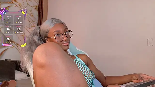 ahvi_ebony webcam