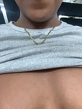 YallianaBrooks webcam