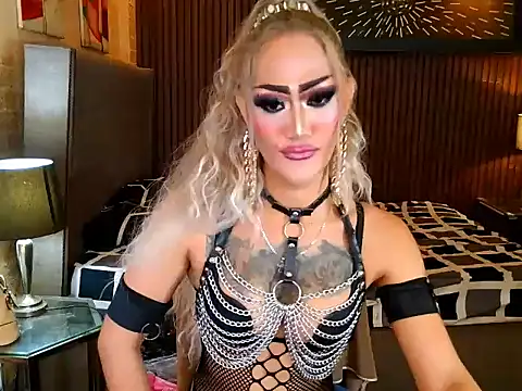 HorseCockDivine live cam on StripChat