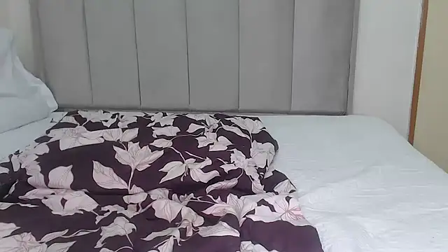Bella_2025 webcam