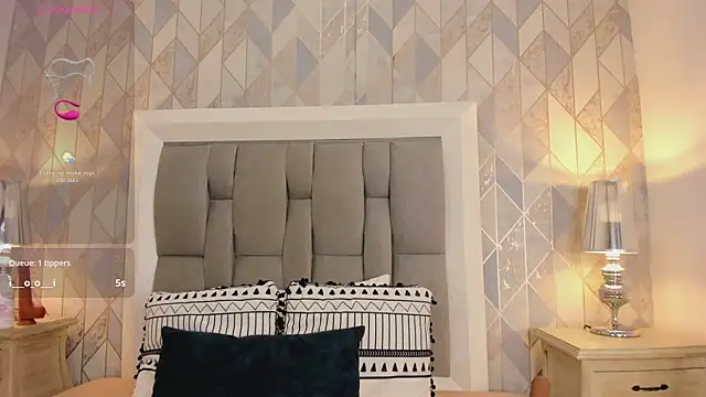 zharia_lux_25 webcam