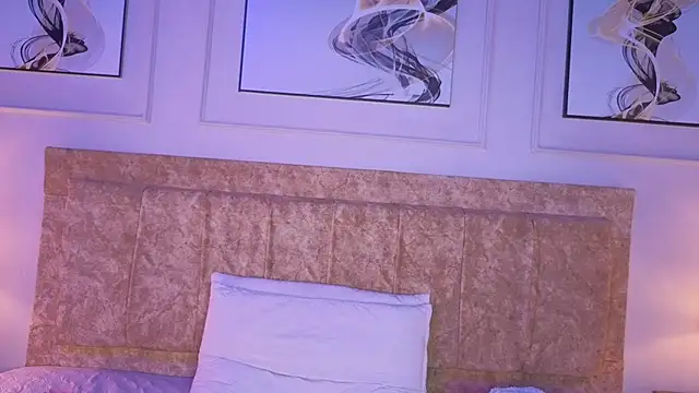 zoe_moon__ webcam