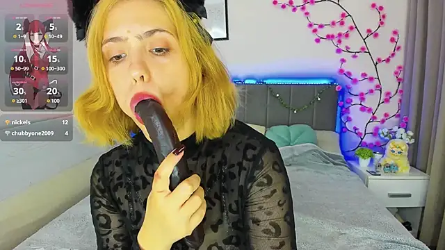 DellaRows webcam