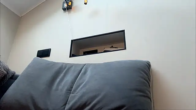 Kissme_Kira webcam