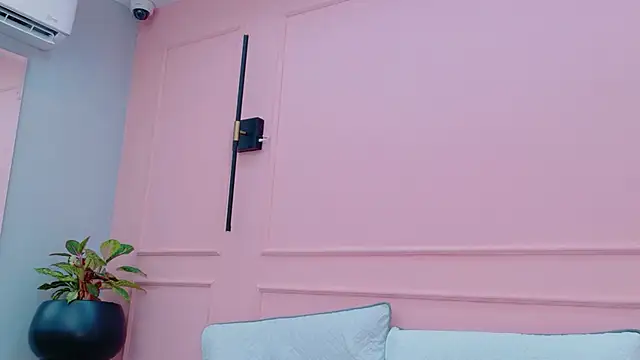 DanielleDNicola webcam