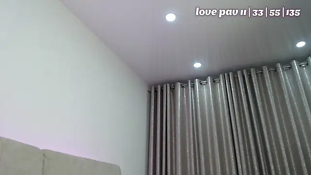 ItsPeachyCurl webcam