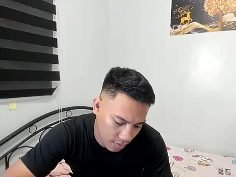 urfucker_vinz live cam on 