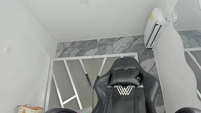 Lia_petiteht webcam