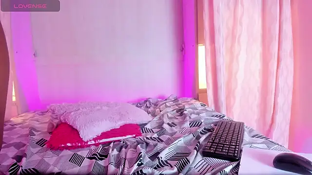 KendallWestt webcam