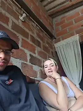 marco_and_luna_ webcam