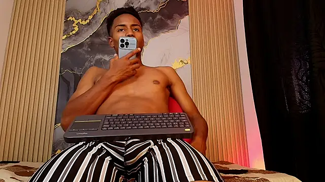 Leon__Black webcam