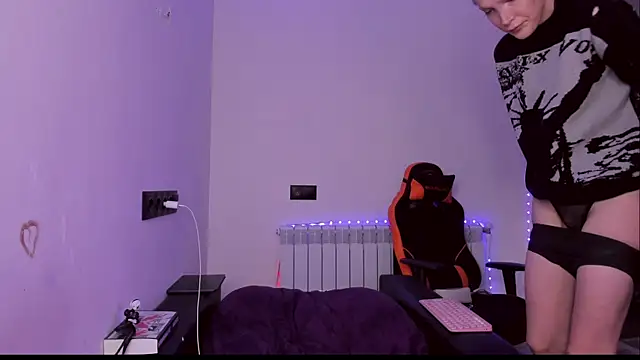 Lyricca live cam on StripChat