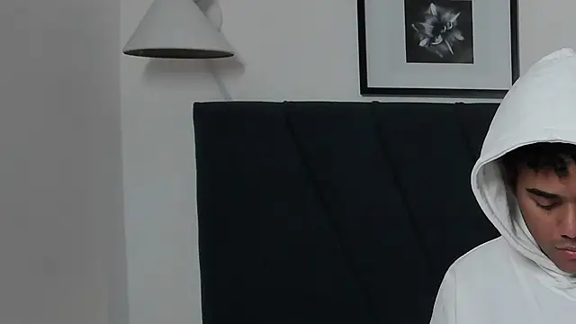 Enzo_love18 webcam