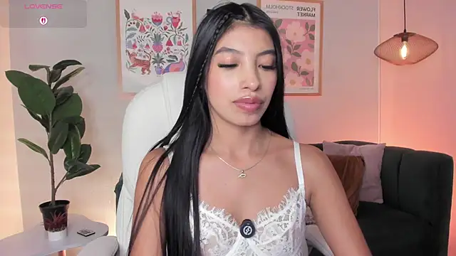 Tiffany_Low webcam