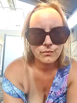 Hot_Milf_Denise webcam