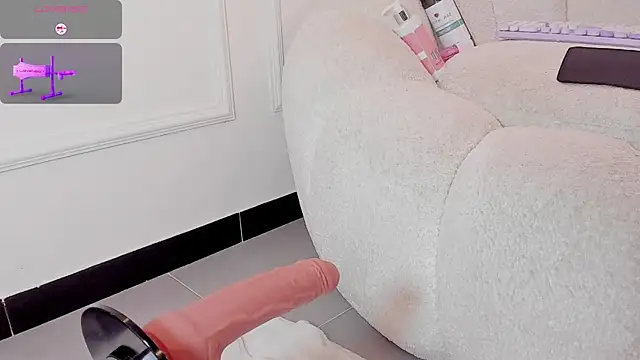 conny__curly webcam