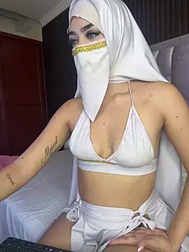 Zahra_milks webcam