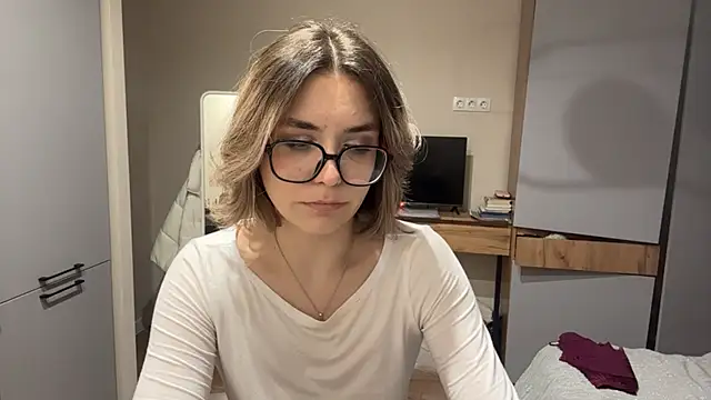annavelvetfire (F teen) - take off my bra 😘