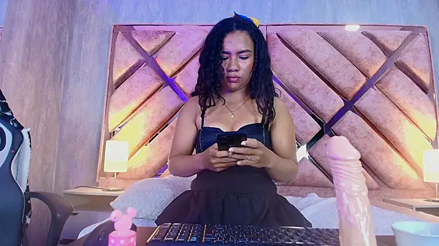 TamaraaHoney webcam