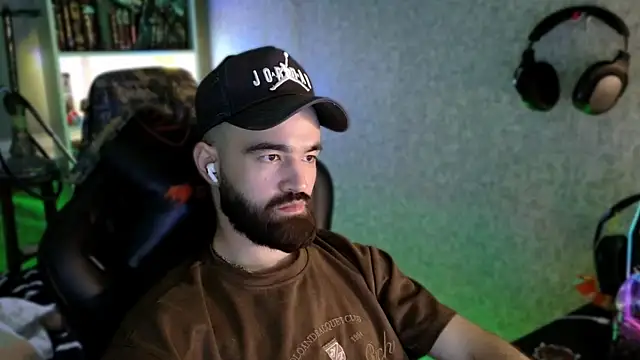 _Serious_Man webcam