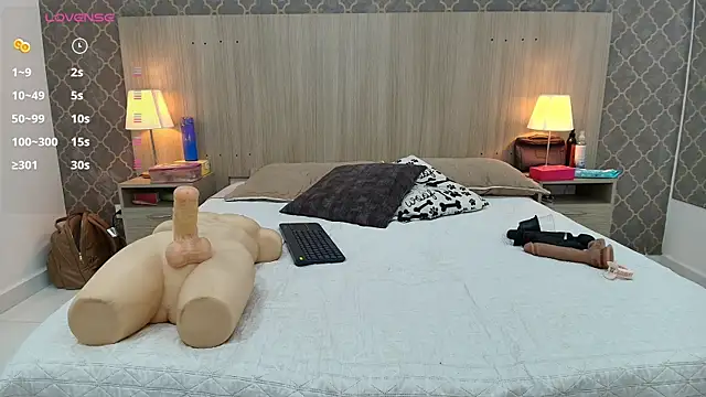 martina_ayala live cam on StripChat