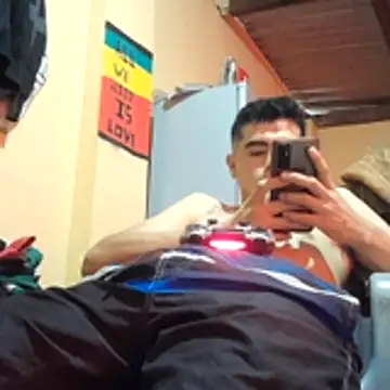 Ortiz3404 live cam on StripChat