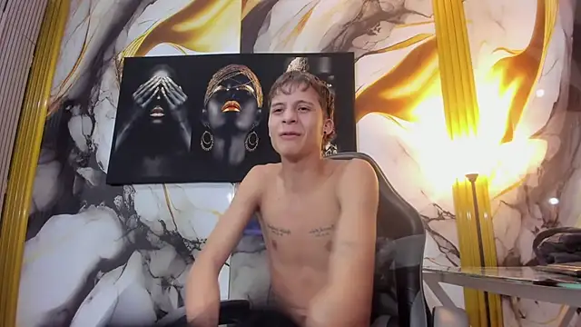 mono_blonde live cam on StripChat