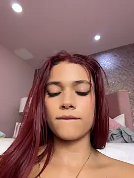 amber_sparkle webcam