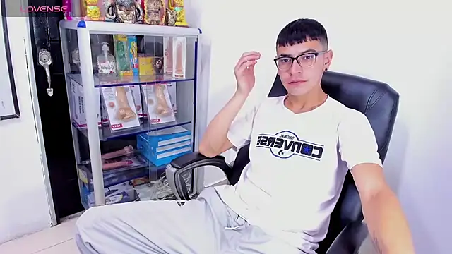 Alexx_bigcockk webcam