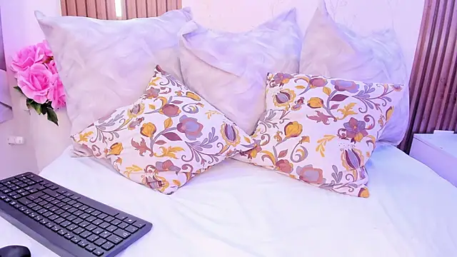emma_bloomm webcam