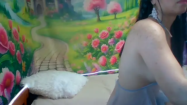 sweethanajapanese live cam on StripChat
