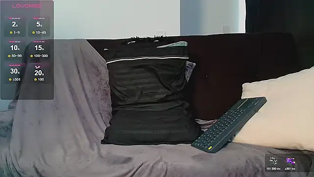 Lucio__Fox live cam on StripChat