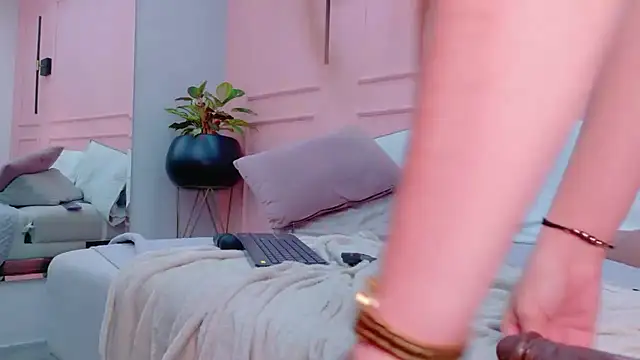 DanielleDNicola webcam