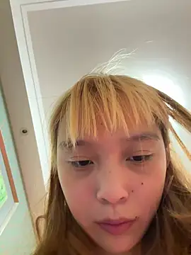 yangyang520-18girl webcam