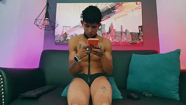 Maximoking26 webcam