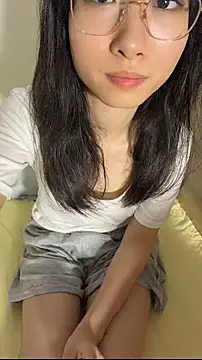 kittyvivian live cam on StripChat