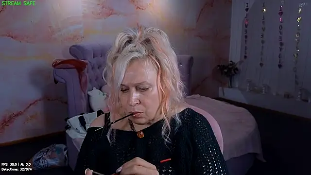 Penelope_Pinky webcam