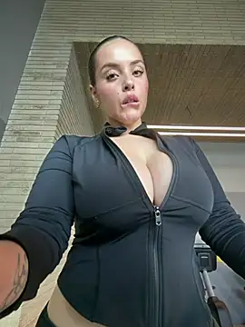 Alirawrz Live Webcam on Stripchat