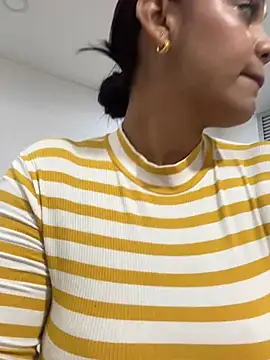 Sara-77 webcam