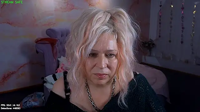 Penelope_Pinky webcam
