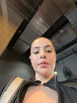 Alirawrz live cam