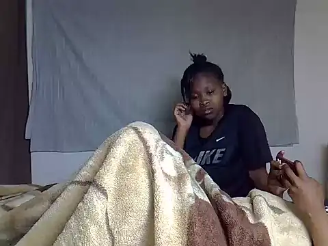 Prettyabiez webcam