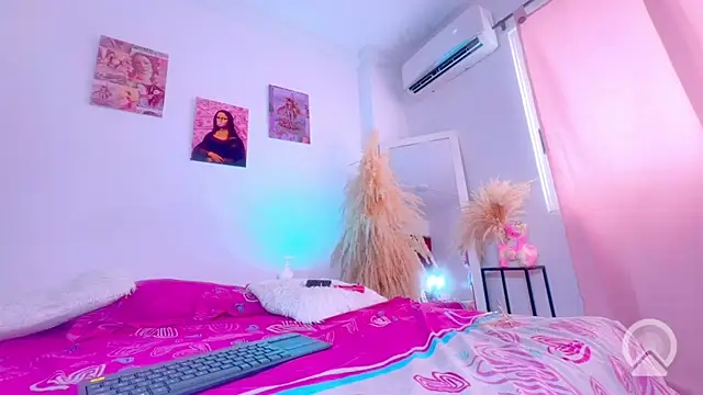 AMAIAA_LOVE webcam