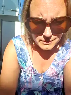 Hot_Milf_Denise webcam