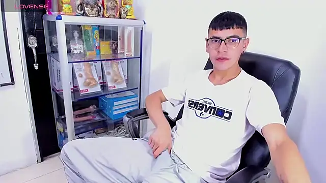 Alexx_bigcockk webcam