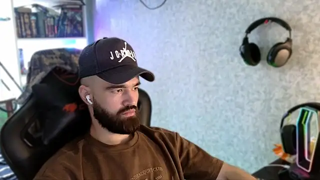 _Serious_Man webcam
