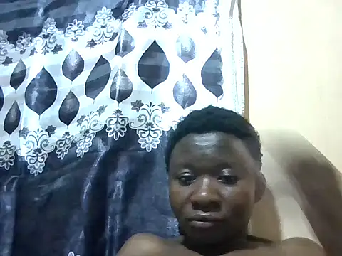 NaughtyNyra webcam