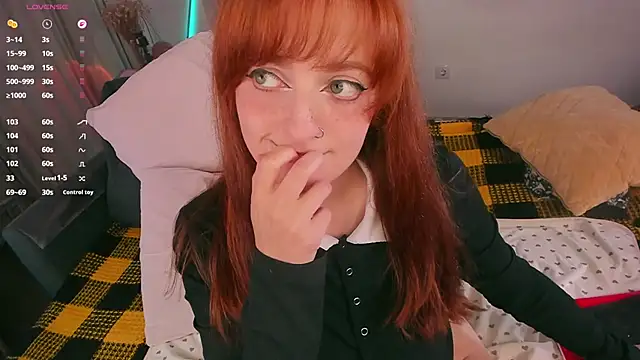 Alice_CutePerv webcam