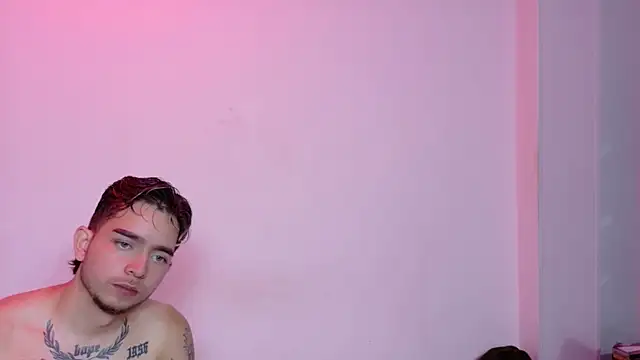 AliceandMax webcam