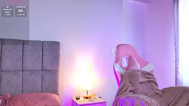 melanie_hills webcam